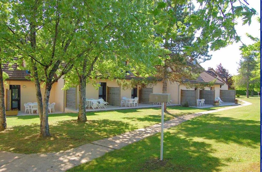 Vvf Perigord Sorges-En-Perigord Hotel Exterior photo